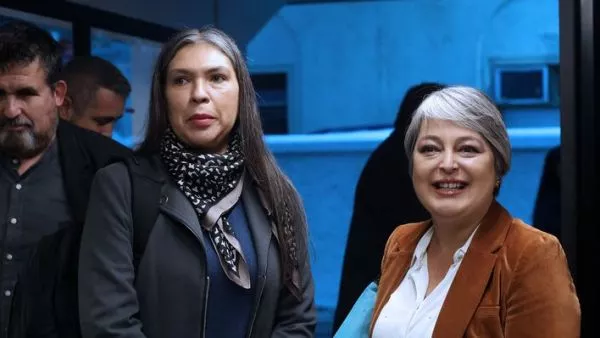 Jeannette Jara y Bárbara Figueroa