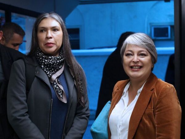 Jeannette Jara y Bárbara Figueroa