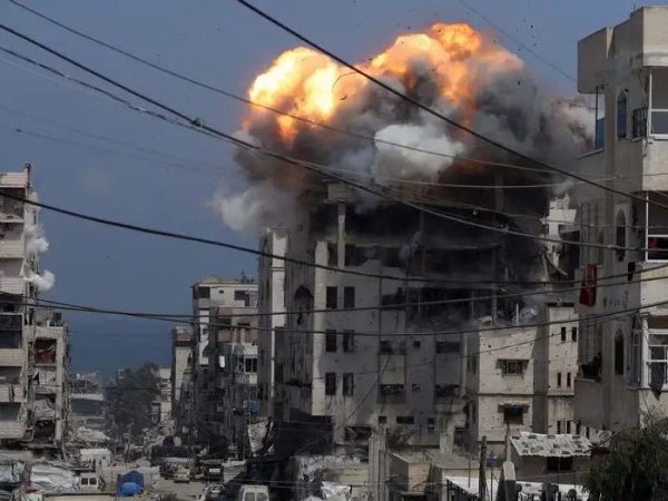 Ataques israelíes en la Ciudad de Gaza.