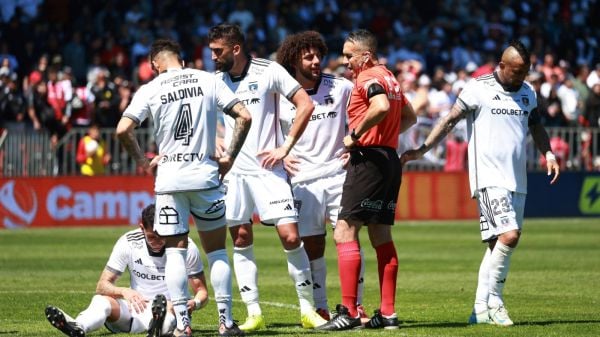 Gonzalo Castellani jugando un partido por Colo Colo