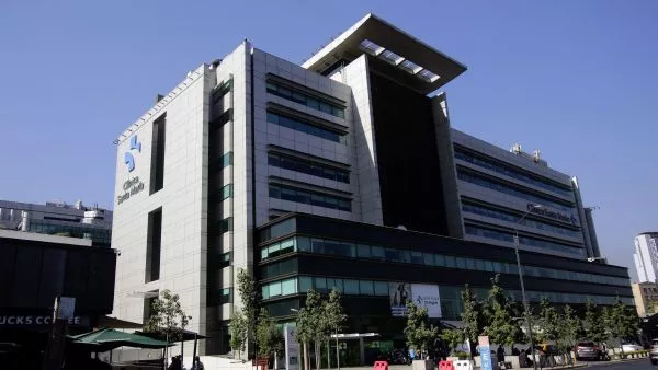 Frontis Clínica Santa María