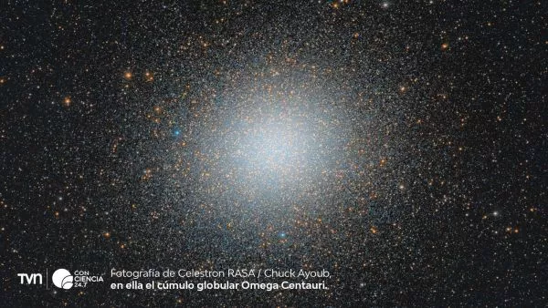 Telescopio observando Omega Centauri, cúmulo estelar masivo en la Vía Láctea estudiado por científicos chilenos.