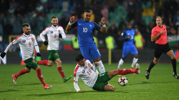 Dimitri Payet jugando un amistoso de Francia frente a Bulgaria en 2018