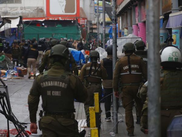 Carabineros en el Barrio Meiggs