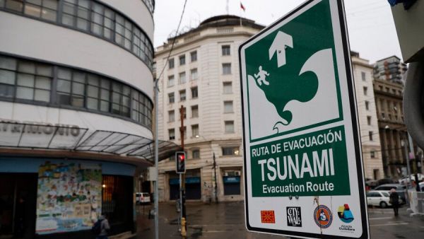 Cartel de evacuación por tsunami en Chile