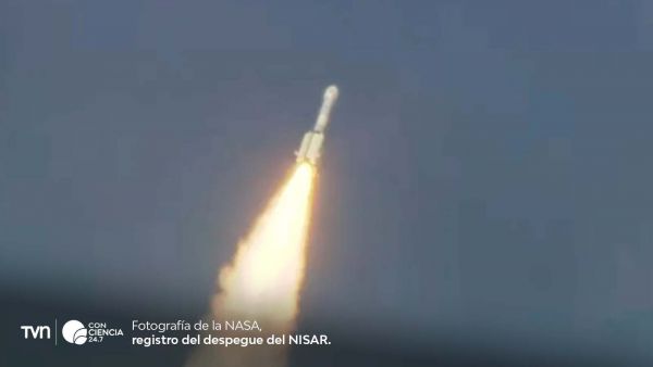 Lanzamiento del satélite NISAR desde India, parte de la misión conjunta entre NASA e ISRO para monitorear la superficie terrestre.