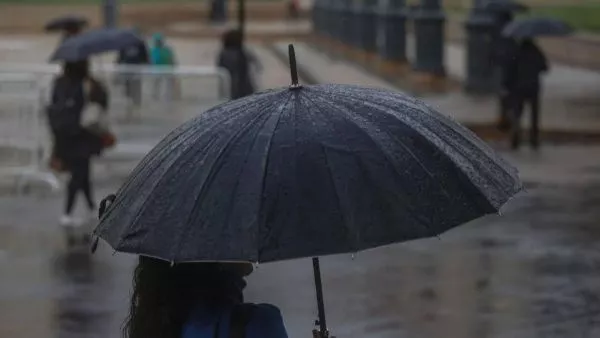 Paraguas y lluvias
