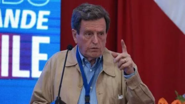 Carlos Larraín