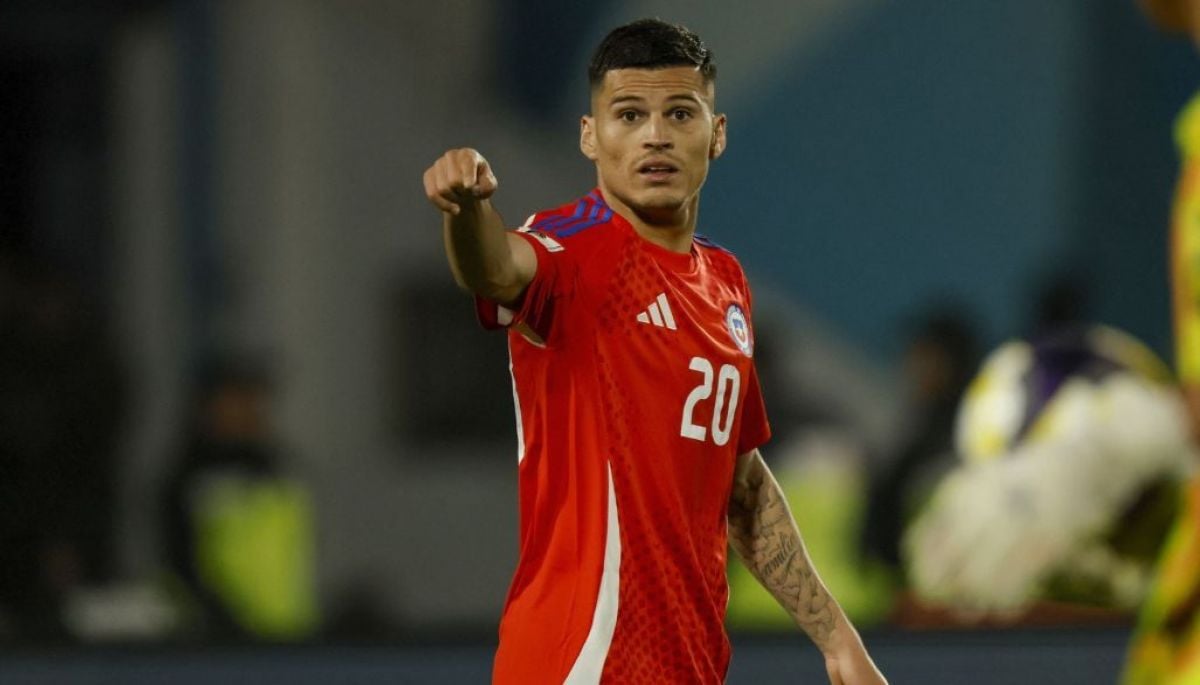 Con un cóndor azul: Filtran la nueva camiseta de la Selección Chilena