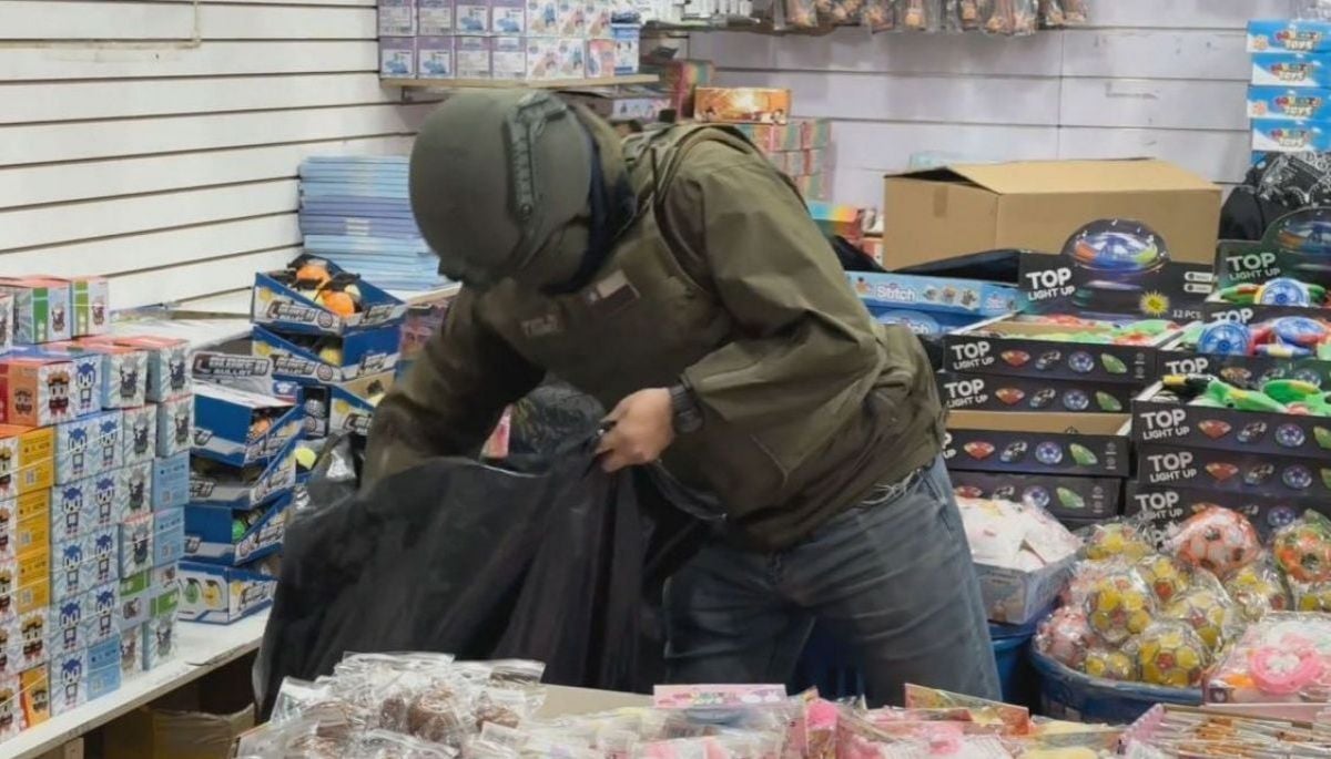 Estaban listos para ser vendidos: decomisan en Meiggs más de 30 mil juguetes tóxicos