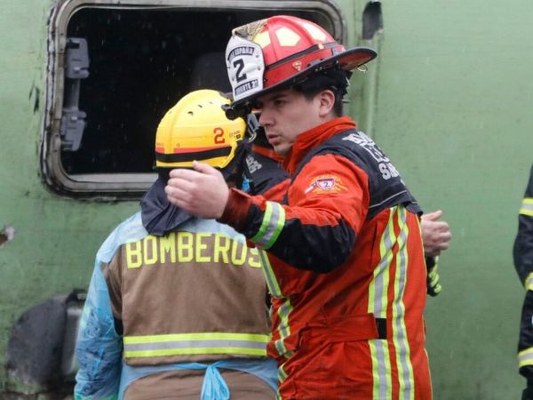 Bomberos en Salto del Laja