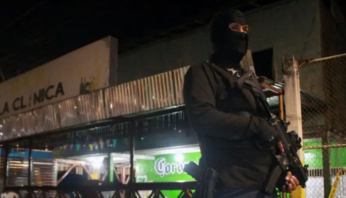 Ataque armado frente a discoteca dejó varios fallecidos en Ecuador