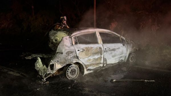 Auto quedó quemado tras choque en Ruta 68