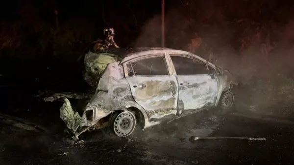 Auto quedó quemado tras choque en Ruta 68