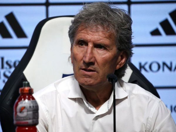 Daniel Morón durante una conferencia de prensa en el Estadio Monumental