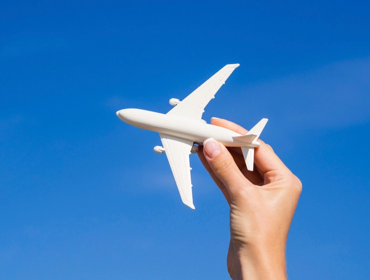Avión de juguete. Travel Sale 2025