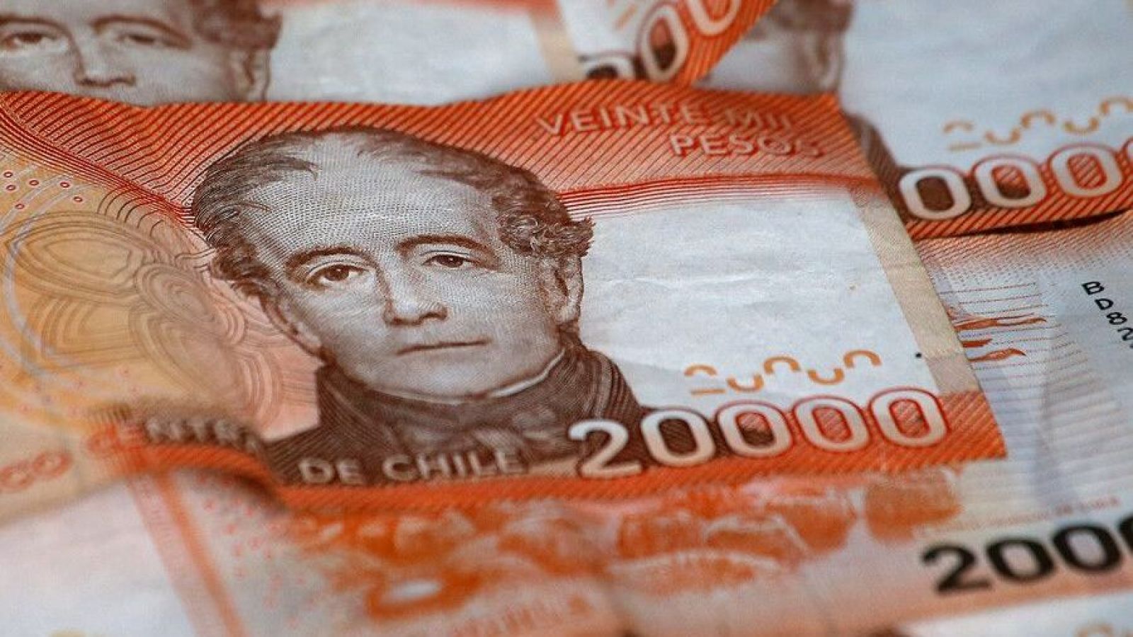 Billetes. Bono al Trabajo de la Mujer pago anual 2025
