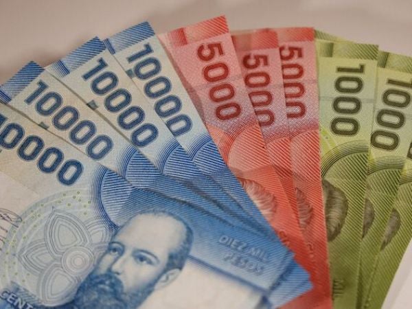 Billetes. Subsidio empleo joven pago anual 2025