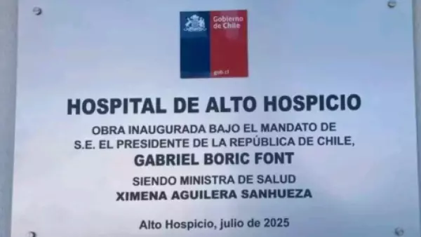 Placa conmemorativa de Gabriel Boric