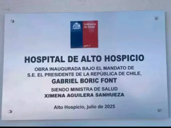 Placa conmemorativa de Gabriel Boric