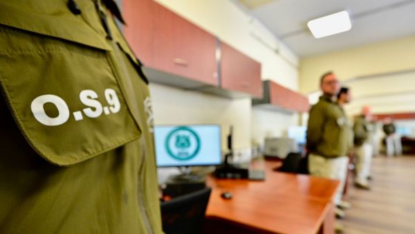 Traje del OS9 de Carabineros.