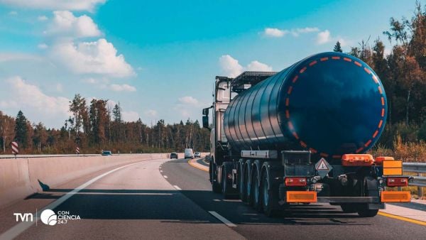 Desarrollan sistema con fibra óptica para monitorear pesos vehiculares.