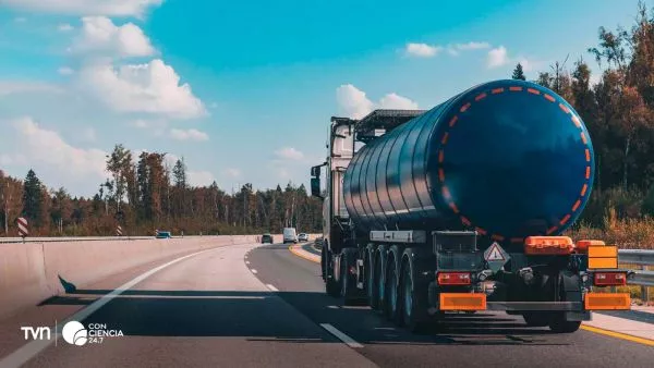Desarrollan sistema con fibra óptica para monitorear pesos vehiculares.