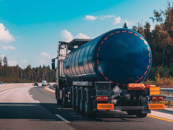 Desarrollan sistema con fibra óptica para monitorear pesos vehiculares.