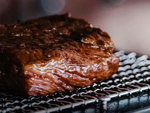 Desarrollan recubrimiento natural que prolonga frescura de carnes.
