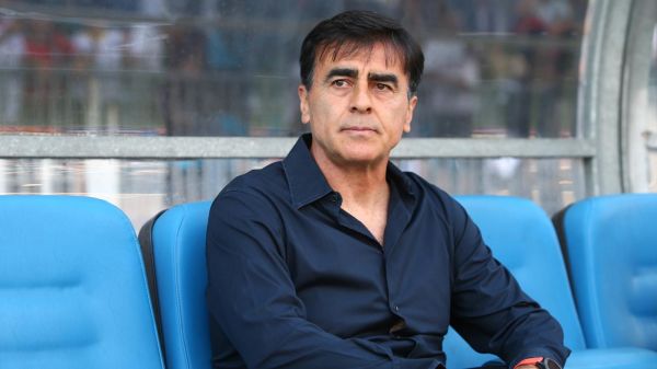 Gustavo Quinteros dirigiendo a Colo Colo