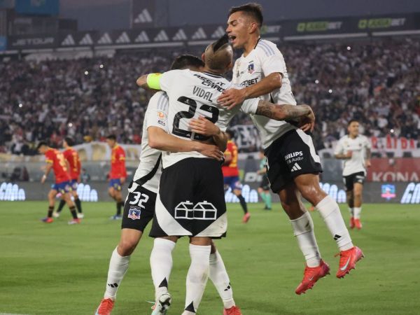 Colo Colo celebrando un gol