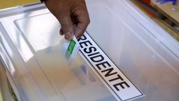 Urna de votación Servel Elecciones Presidenciales y Parlamentarias