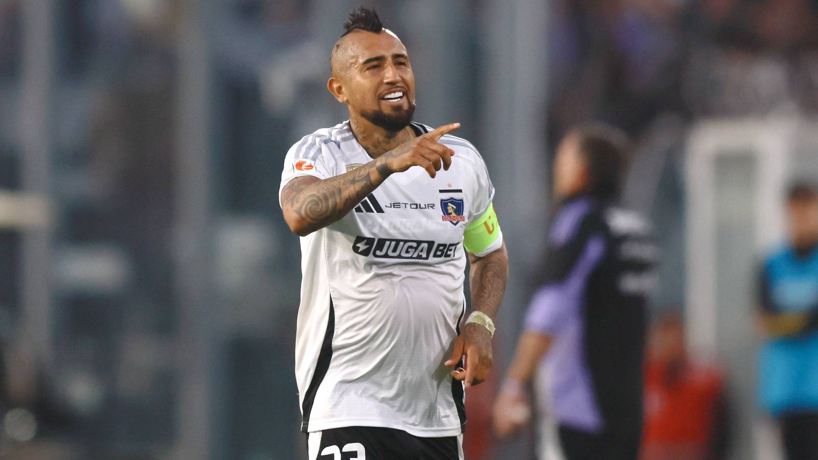 Arturo Vidal jugando por Colo Colo