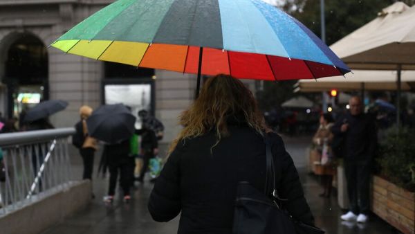 Iván Torres y lluvia en Santiago.