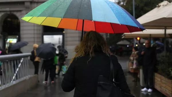 Iván Torres y lluvia en Santiago.