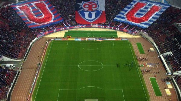 La Universidad de Chile siendo local en el Estadio Nacional