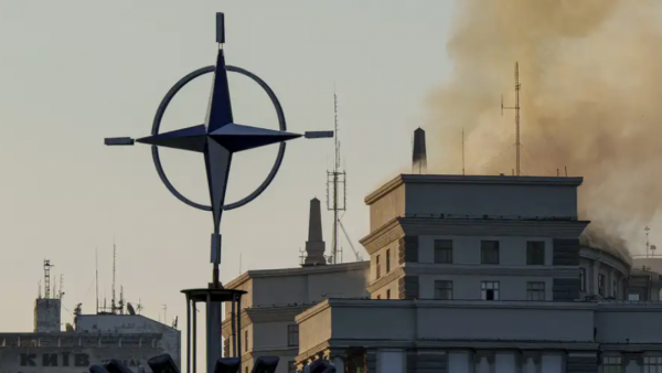 El ataque ruso alcanzó al edificipo de gobierno de Ucrania.