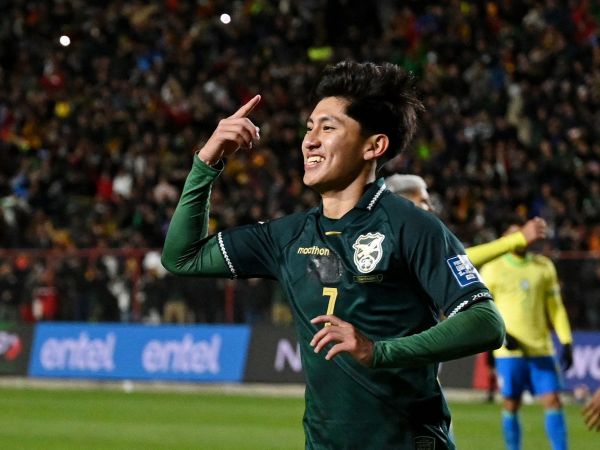 Miguel Terceros celebrando el gol que le dio el paso al repechaje del Mundial 2026 a Bolivia