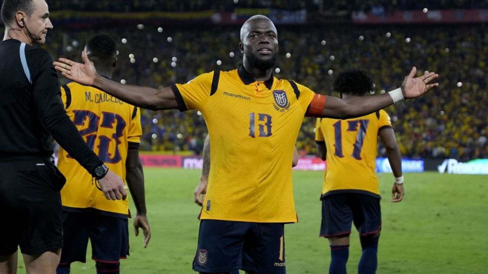 Enner Valencia celebra su gol contra Argentina en las Eliminatorias Sudamericanas