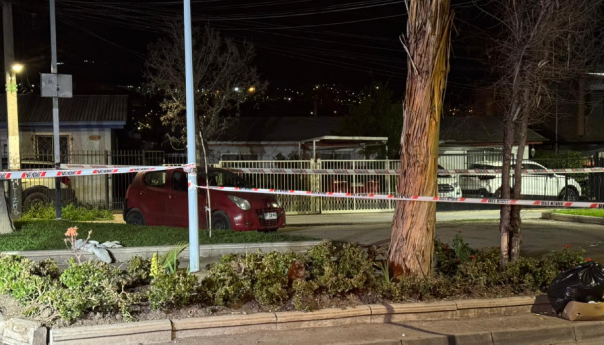 Hombre muere tras ser baleado en la vía pública en La Reina | 24horas
