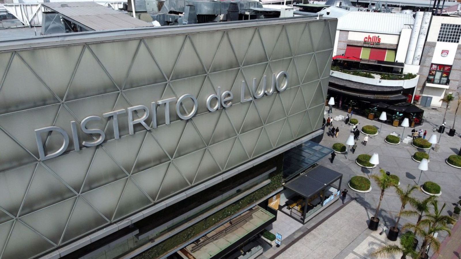 PARQUE ARAUCO KARL LAGERFELD