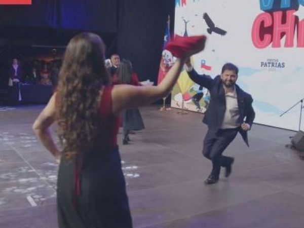 Así fue el pie de cueca del Presidente Boric y su pareja en Parque O’Higgins