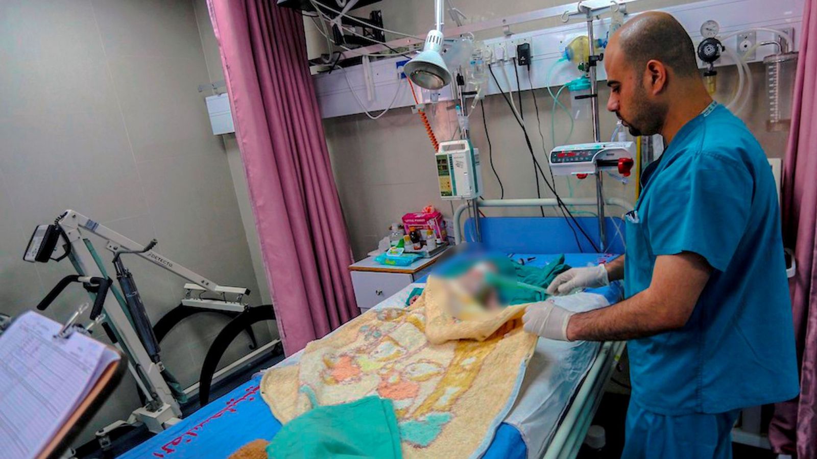 Israel bombardeó el martes el único hospital pediátrico de ciudad de Gaza