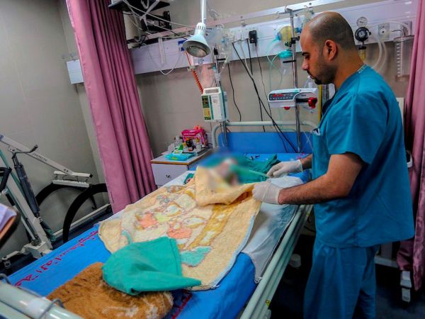Israel bombardeó el martes el único hospital pediátrico de ciudad de Gaza