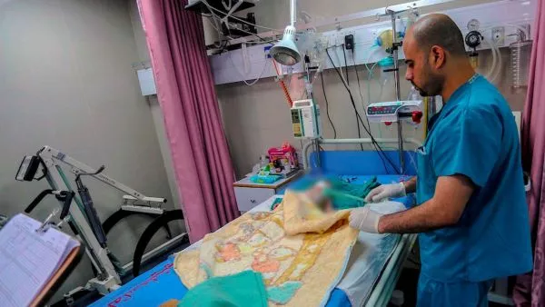 Israel bombardeó el martes el único hospital pediátrico de ciudad de Gaza