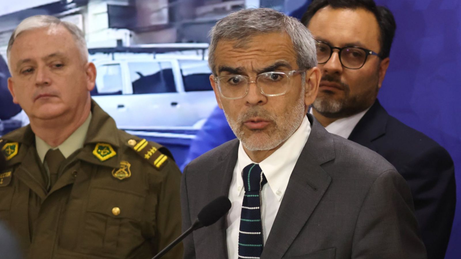 Ministro Luis Cordero por carabinero agredido con ladrillo