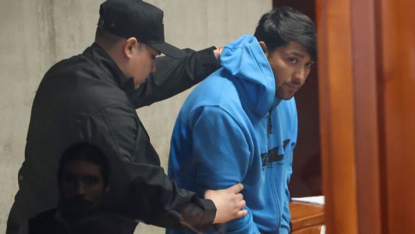 Detienen a hombre que lanzó ladrillo a Carabinero