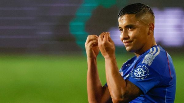 Nicolás Guerra reclamando una infracción ante Alianza Lima