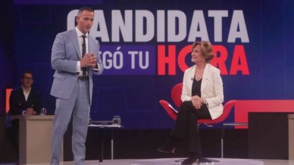 Candidato llegó tu hora junto a Evelyn Matthei
