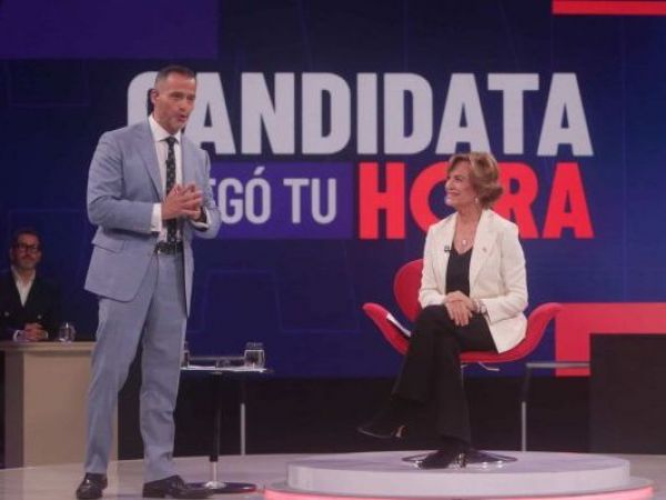 Candidato llegó tu hora junto a Evelyn Matthei